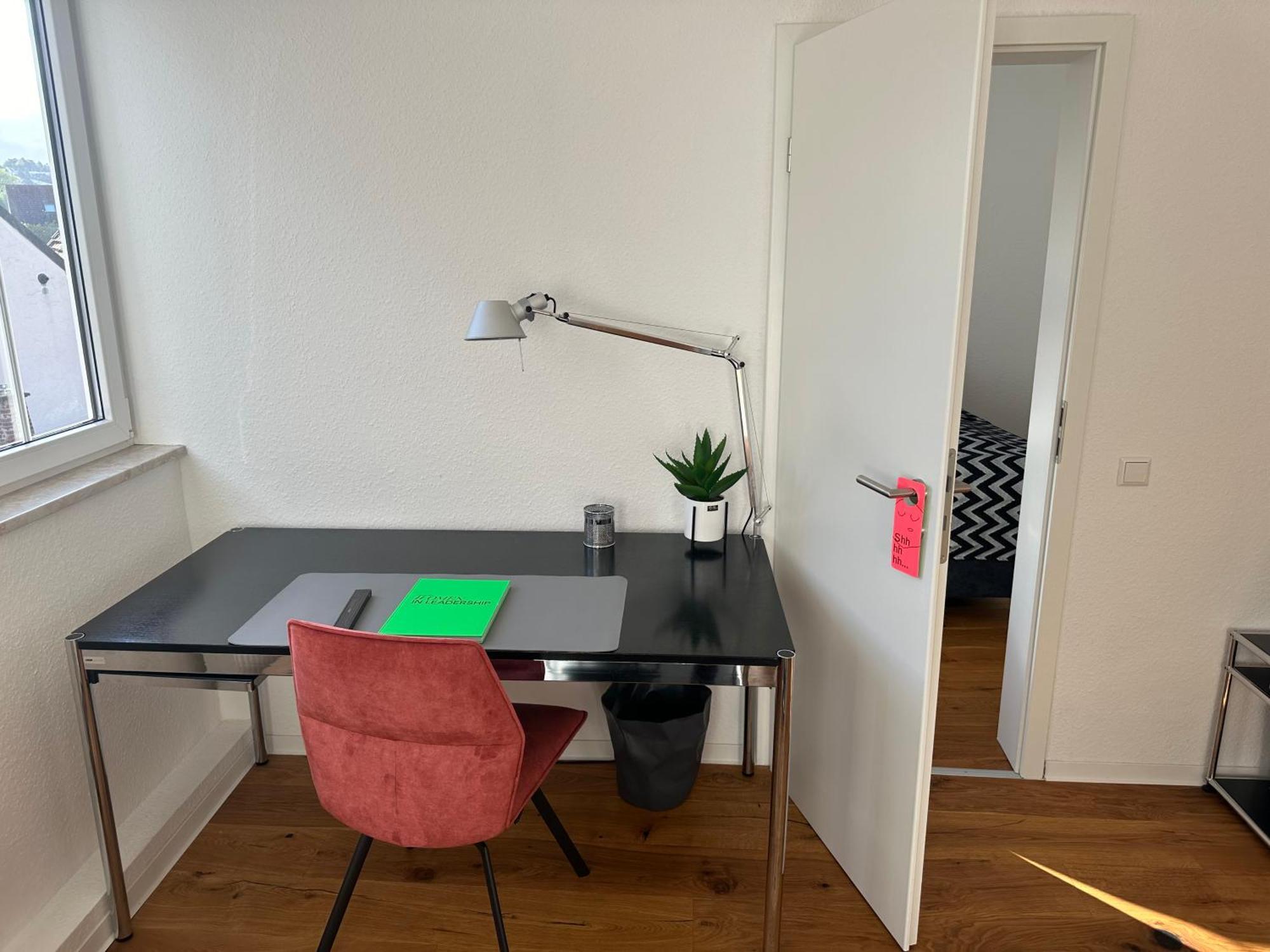 Stylisches Apartment Mit Grossem Tageslichbad Am Marktplatz Leonberg Exterior foto